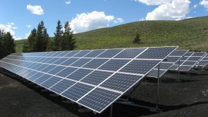 پنل‌های خورشیدی و اهمیت استفاده از پروفیل آلومینیوم در آن