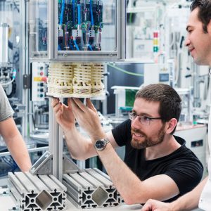 HECTOR-School-Certificate-Course-Smart-Manufacturing-820x500_rdax_98s